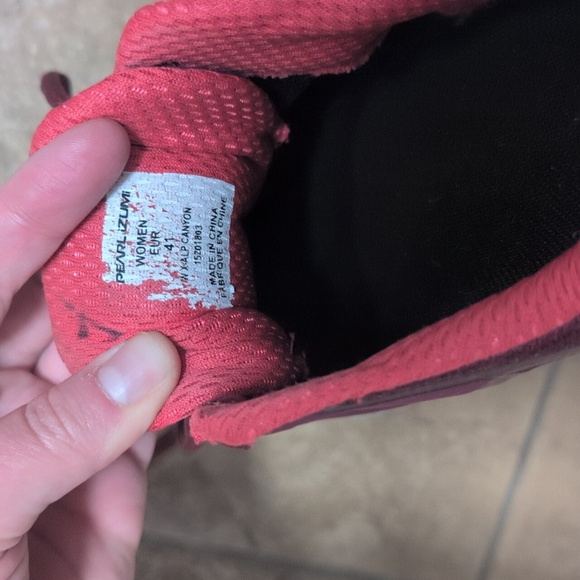 Pearl Izumi Cycling Shoes with SPD clips EUC - Picture 3 of 5